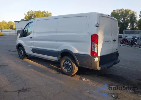 2016 Ford Transit-250 z USA, uszkodzony, nr VIN 1FTYR1ZM7GKA72946